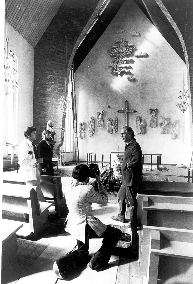 Unknown artist, Kv. Gärdsmygen. Mössebergs kyrka. Konstverket "Kristi återkomst" monterat.