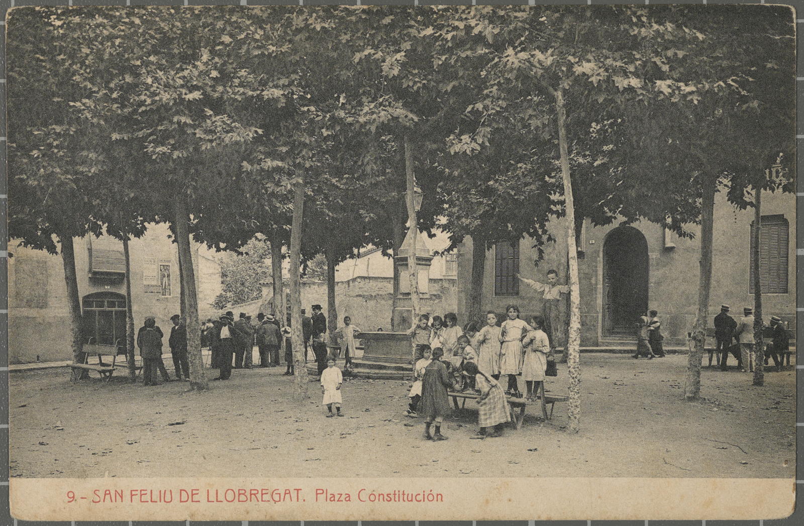 Desconegut, 9. - San Feliu de Llobregat. Plaza Constitución