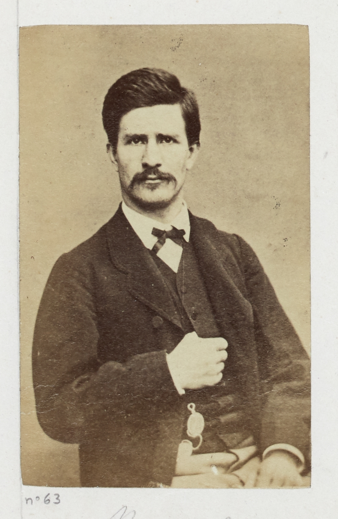 Ernest Charles Appert, Rossel Louis (1844-1871). Capitaine du génie à Metz sous le commandement de maréchal Bazaine, pendant le conflit franco-prussien, il rejoint le gouvernement provisoire àTours après la défaite. Il est le seul officier à prendre part à la Commune de...