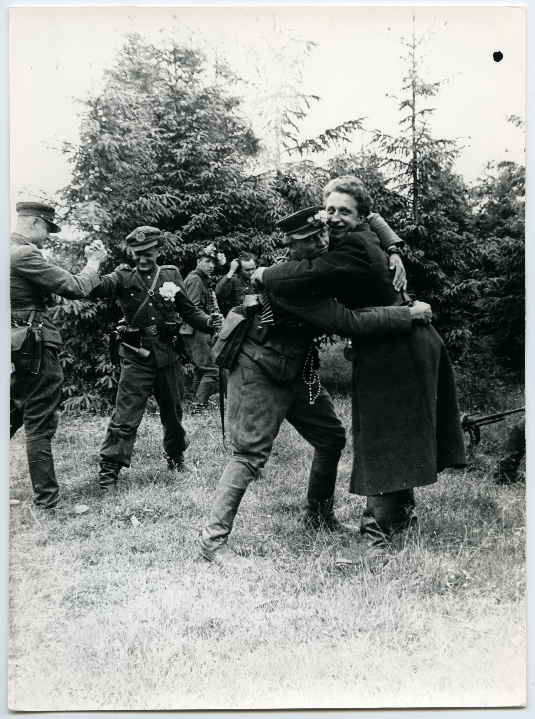 Nežinomas autorius, Partizanai galynėjasi