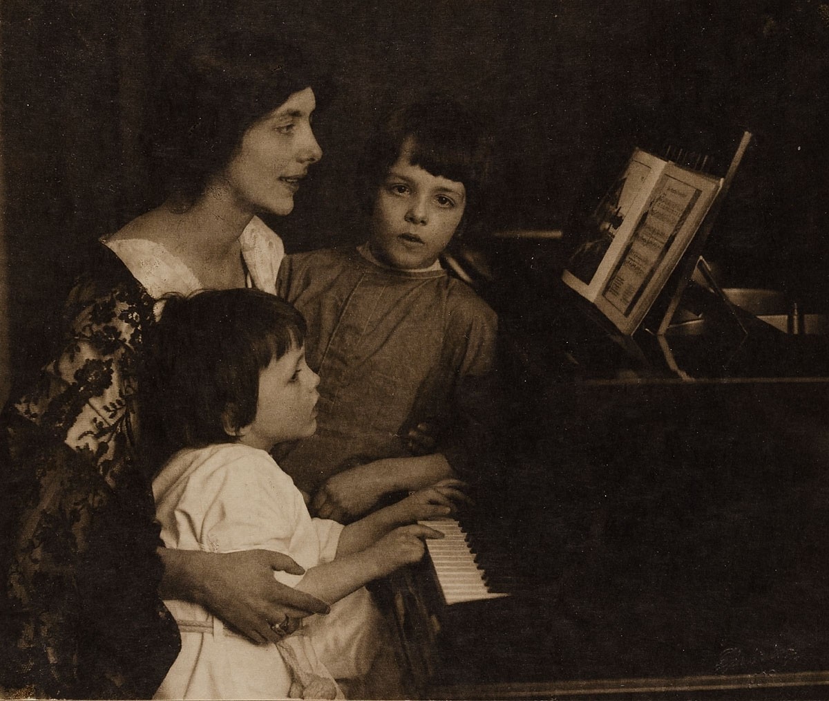 Rudolph Dührkoop, Frau Muthesius und Kinder