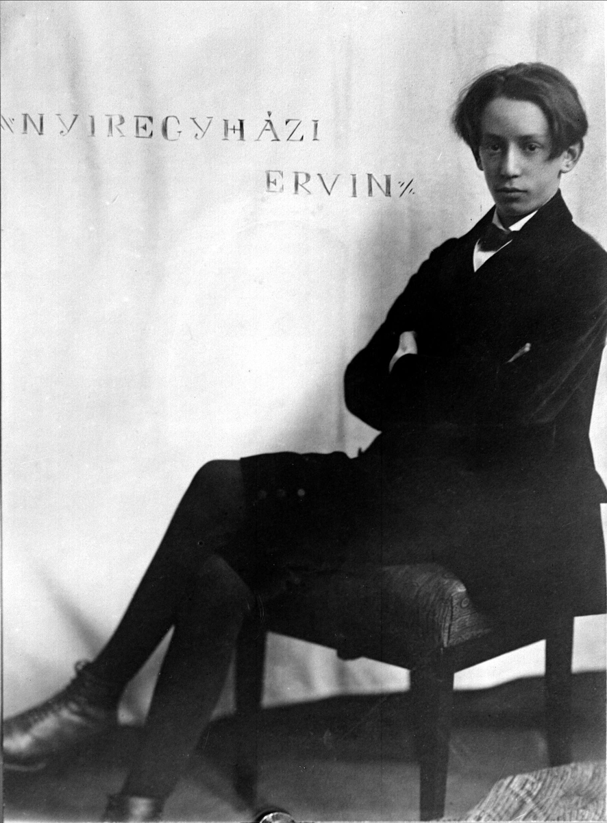 Gustav Borgen, Avfotografering. Portrett, den 16 år gamle pianisten Ervin Nyiregyhazi.