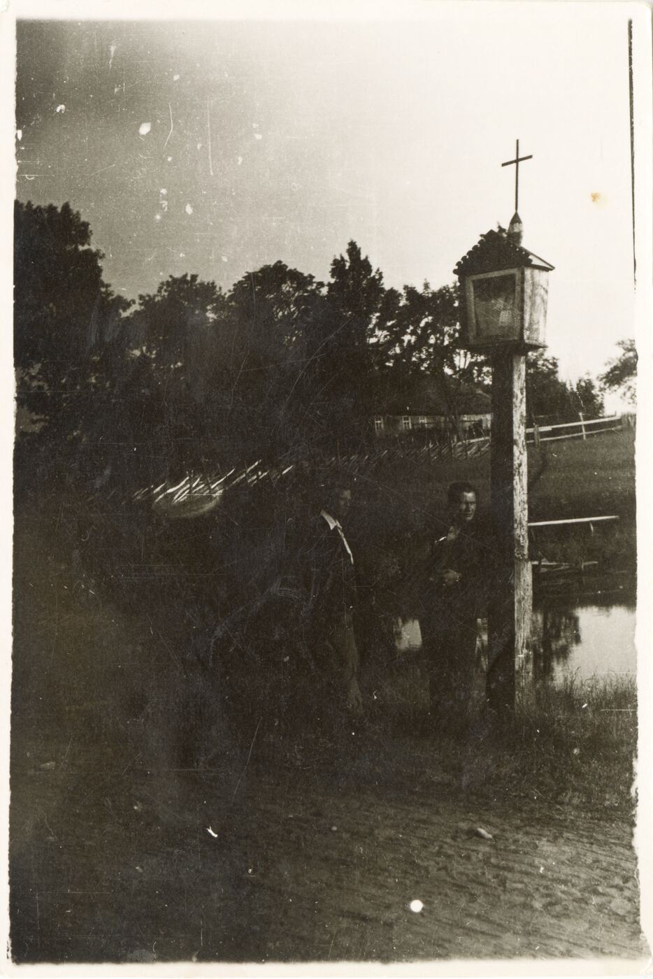 Izidorius Valančius, Koplytstulpis pas Cizinenšą