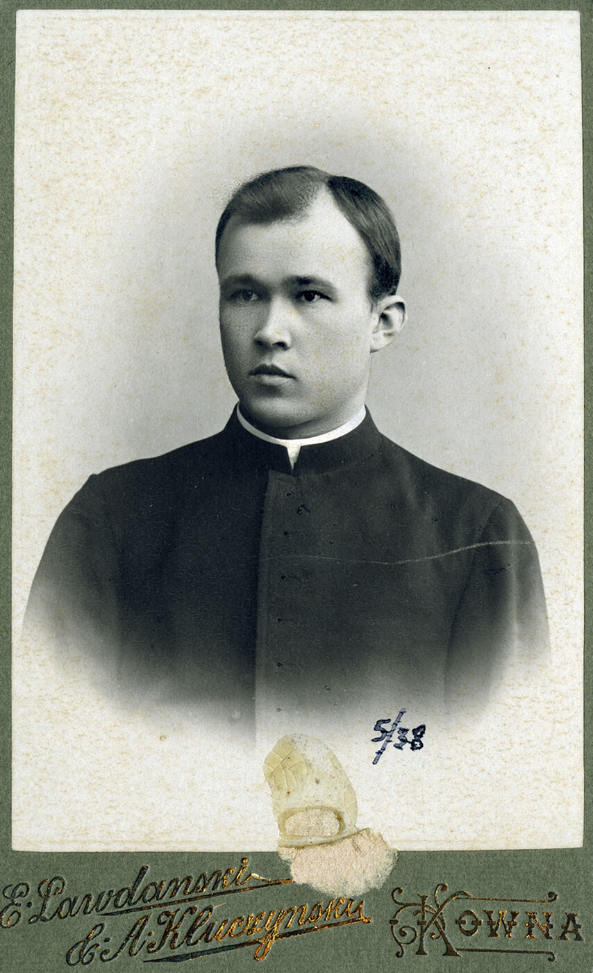 E. Liaudanskio ir A. Kliučinskio fotoateljė, Justinas Urbonavičius (1890–1955), Kauno dvasinės seminarijos klierikas