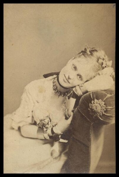 London Stereoscopic and Photographic Company, Guy Little Theatrical Photograph