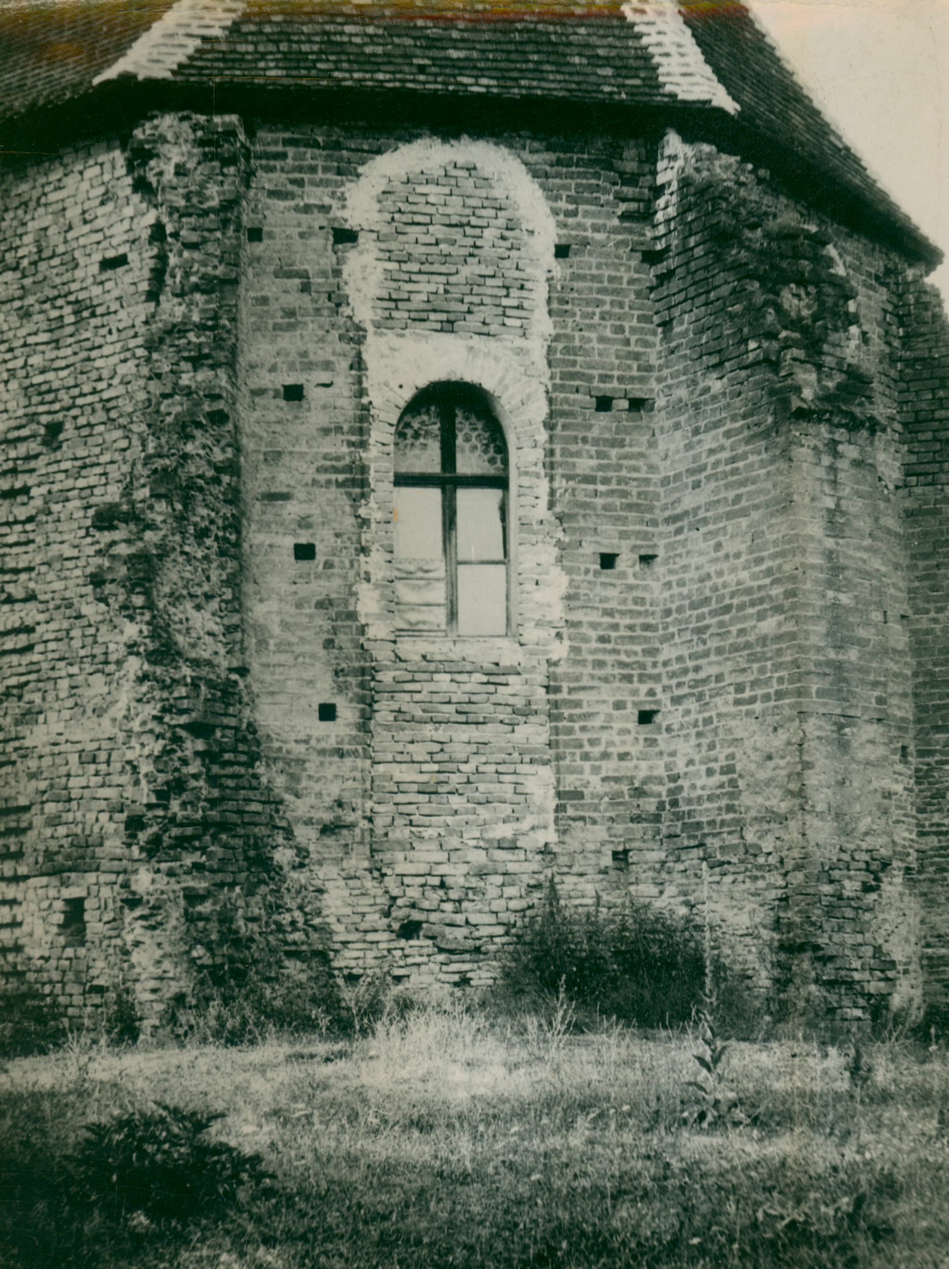 Josip Brunšmid, Lipovac - Crkva sv. Luke (Lučica) gotička, detalj svetišta izvana