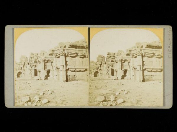 Unknown, Stereoscopic photograph of excavation sites and ruins in Egypt