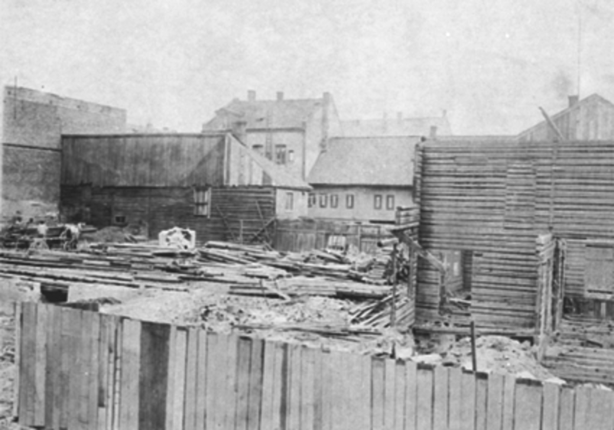 Anno Domkirkeodden, STRANDGATA 23, FLAGSTADGÅRDEN UNDER RIVING