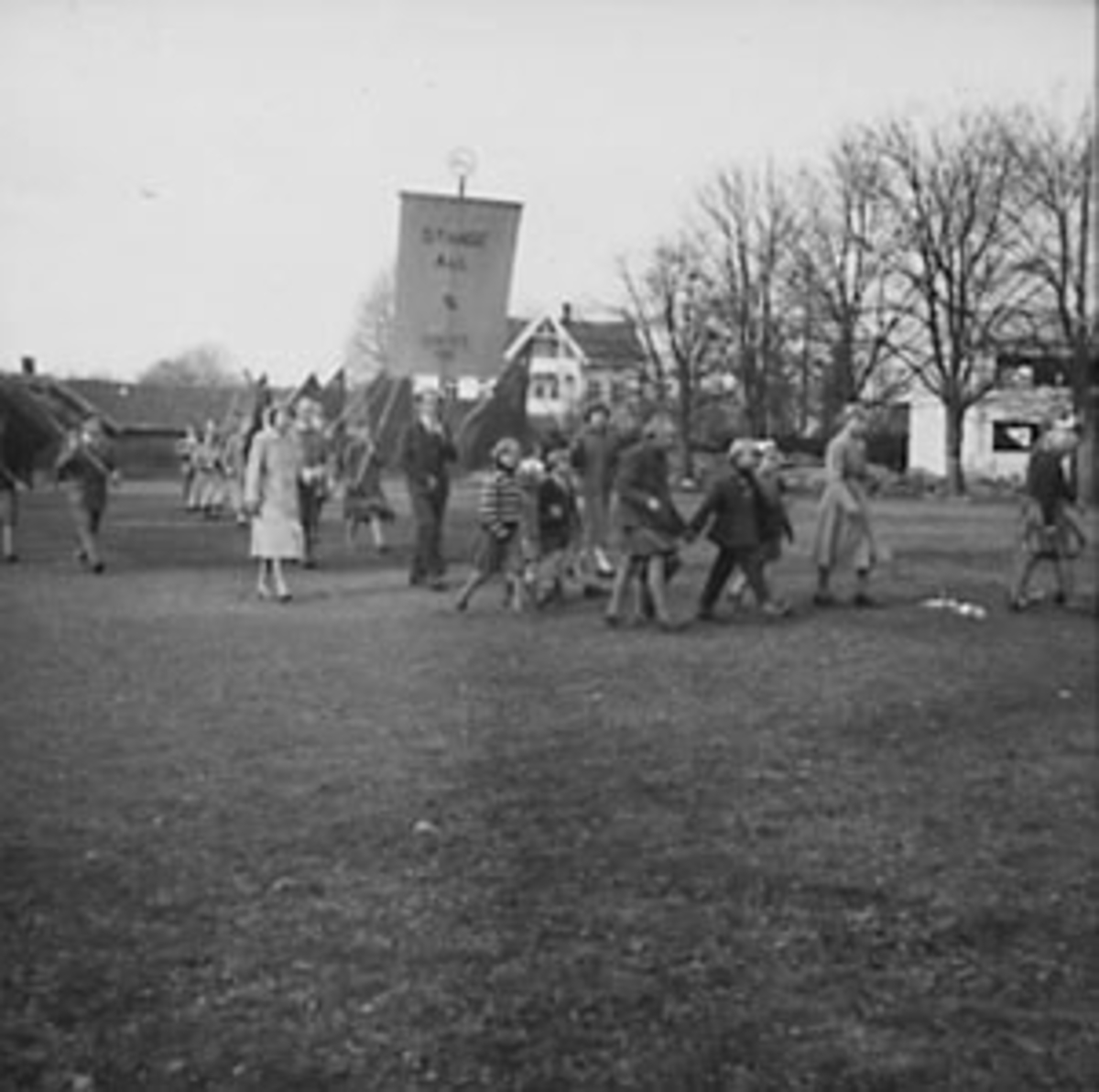 Anno Domkirkeodden, OPPTOG MED FANE STANGE A. U. L. PÅ STANGE SKOLE, 1 MAI