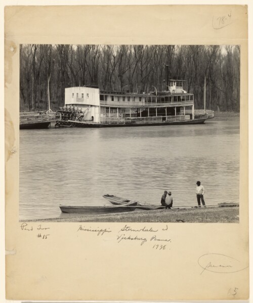 Walker Evans, [Mississippi Sternwheeler at Vicksburg, Mississippi]