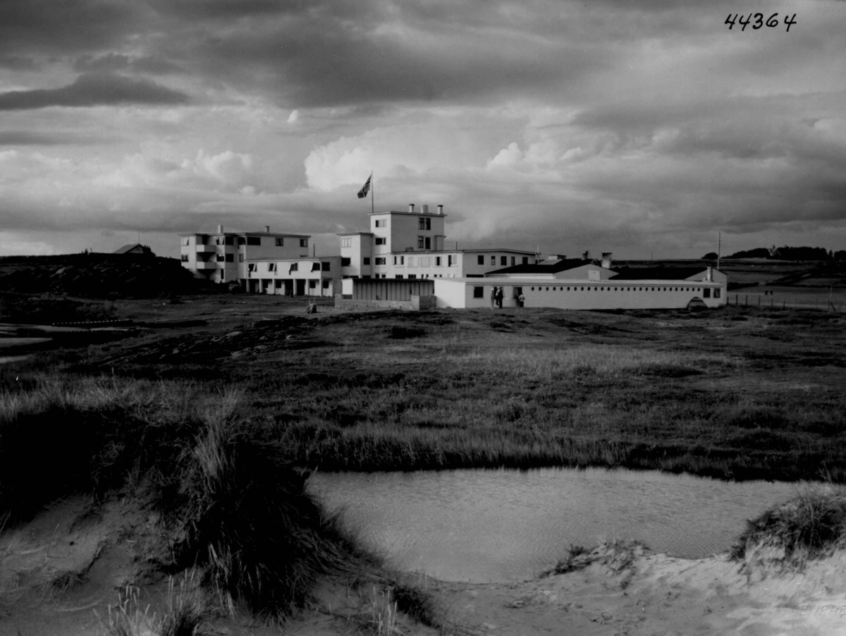 Anders Beer Wilse, Wilse original, Sola Strandhotell.