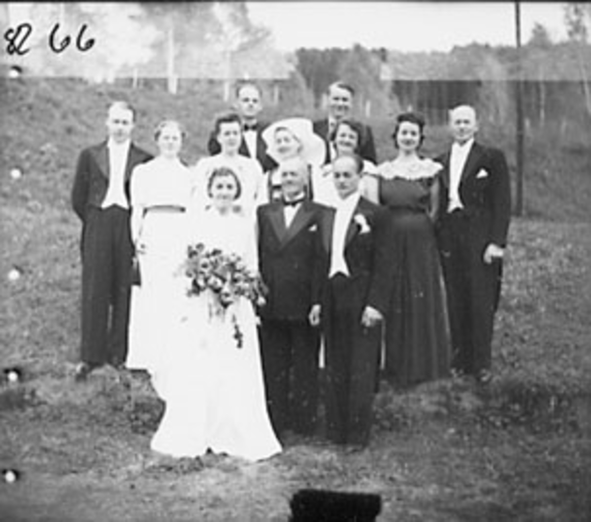 Anno Domkirkeodden, GRUPPE 12, BRYLLUP, HALVARD BRYN MED BRUD, DATTER AV KRISTIAN FJELD STATSRÅD OG ORDFØRER MED FLERE