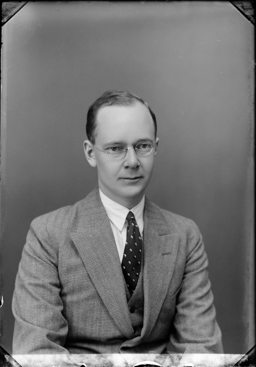 Skötsner-Edhlund, Ateljéporträtt - man från Östhammar, Uppland