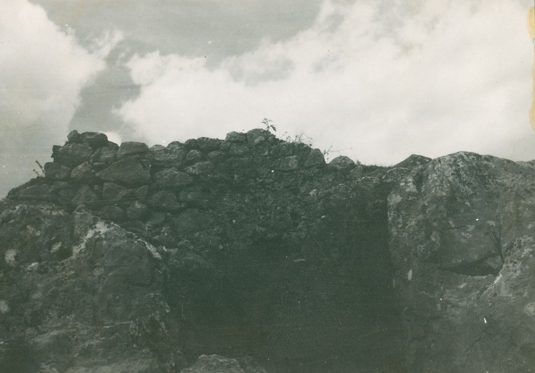 Većeslav Henneberg, Bilaj - Srednjovjekovni grad, detalj zida