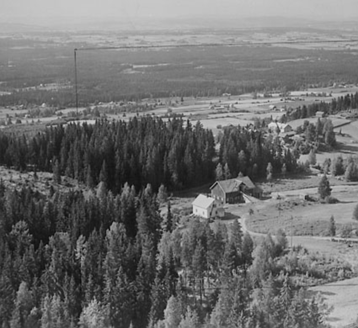 Widerøes Flyveselskap A/S, FLYFOTO VESTRØNNINGEN, ÅSVANG