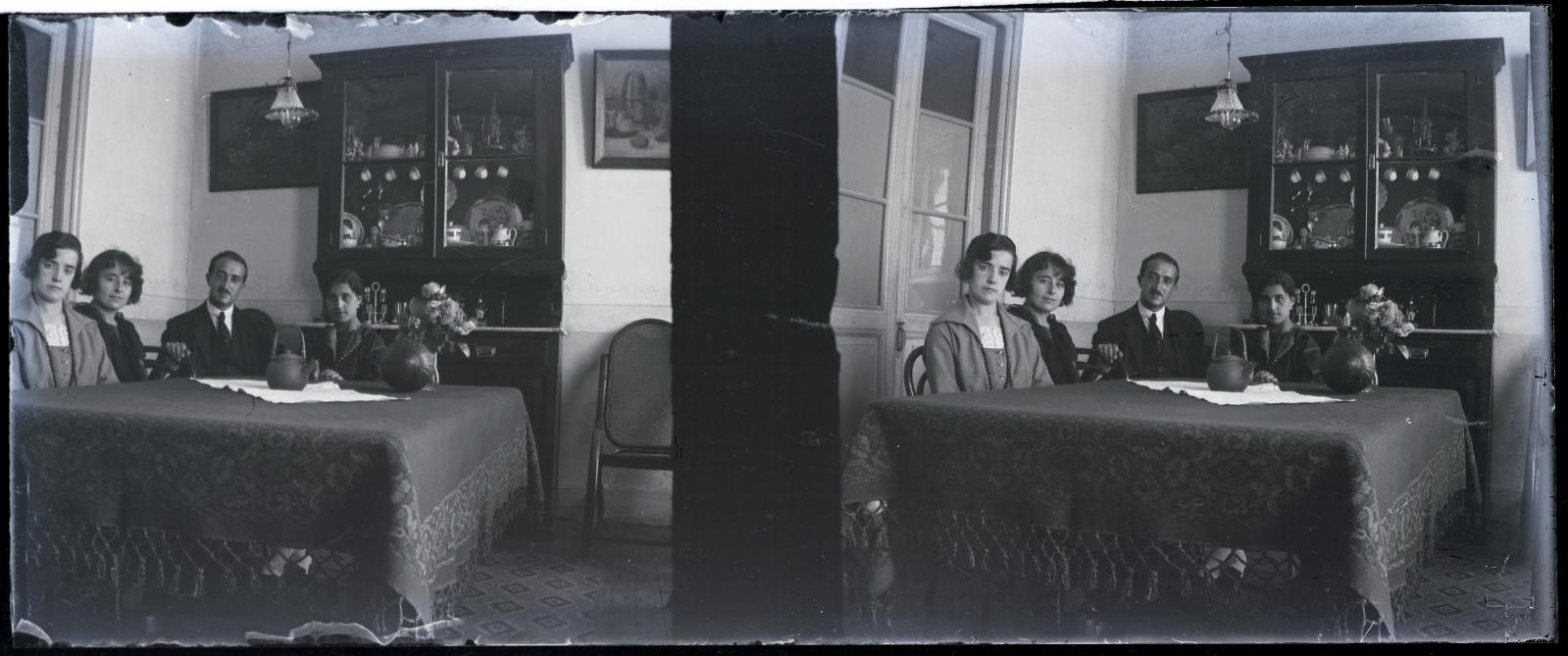 Desconegut, Mercedes, Carmen, Carlos i Luz