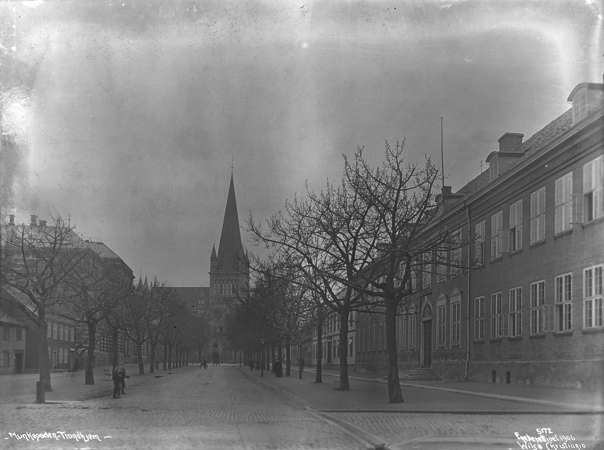 Anders Beer Wilse, Prot: Trondhjem - Munkegaten med Kirken 15/5 1906