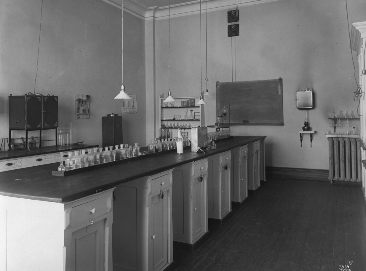 Anders Beer Wilse, Konv: Aas Landbrugsskole. Meieri laboratoriet