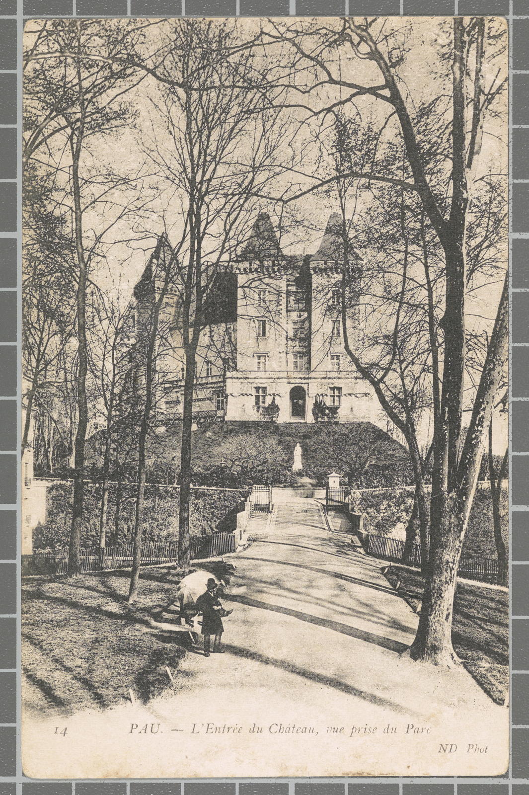 Desconegut, 14 PEACE. - L’ Entrée du Château, vue prise du Parc