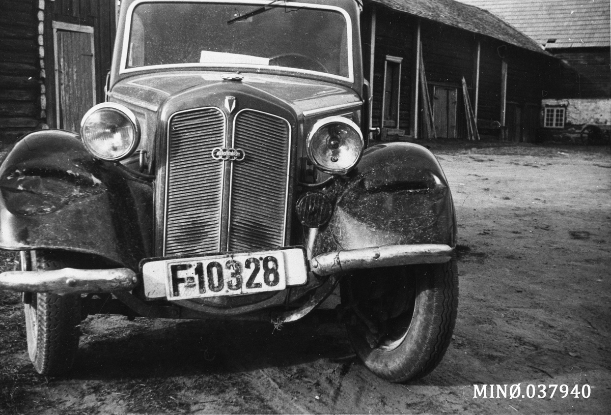 Oddvar Dobloug, Bil