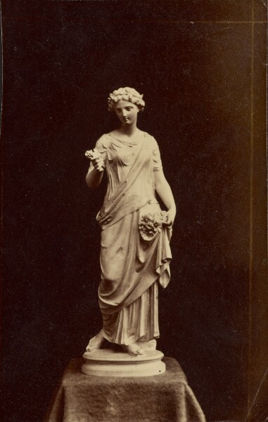 Unknown, [Statue of female figure]