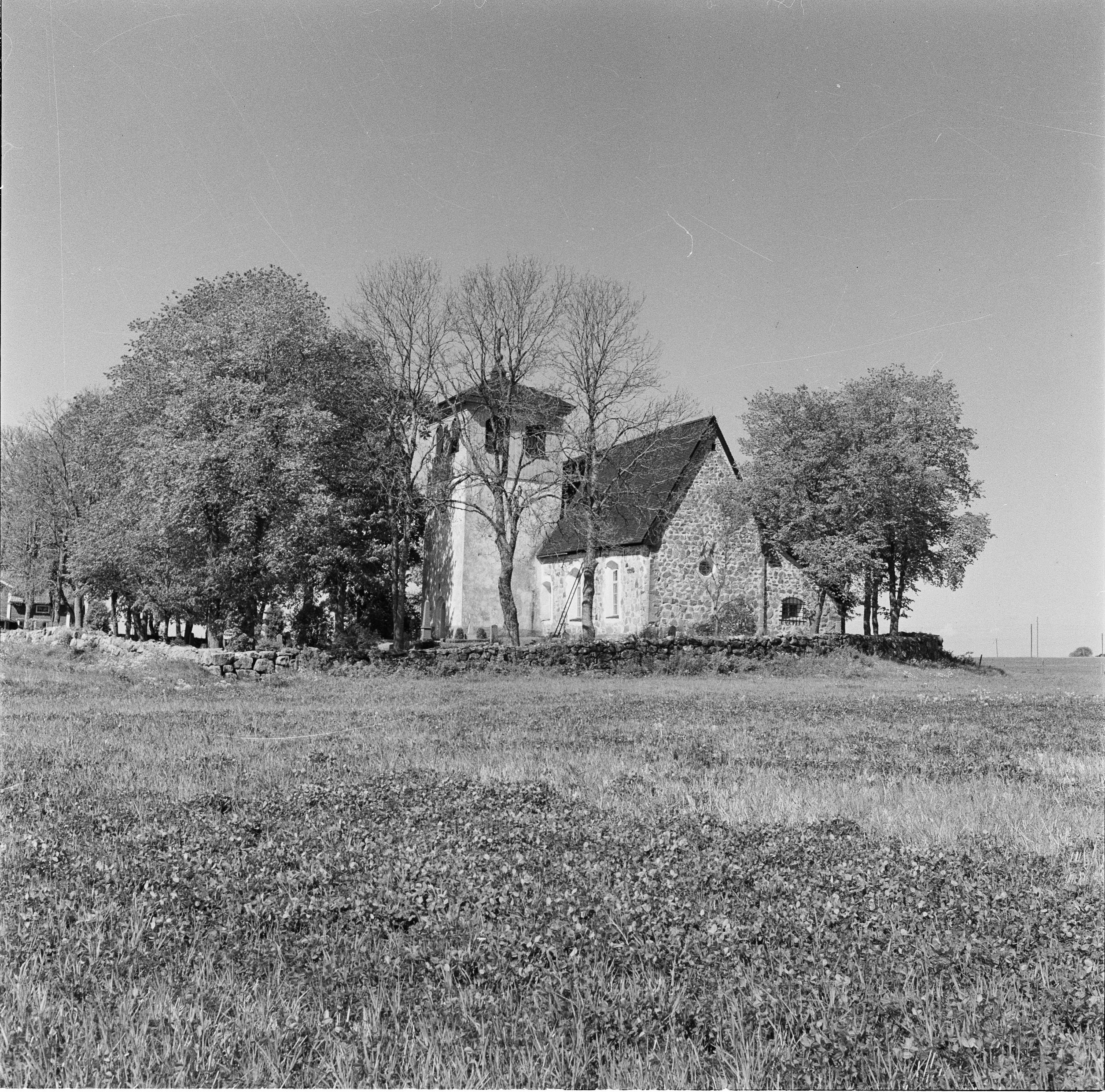 Nils Lagergren, Husby-Sjuhundra kyrka