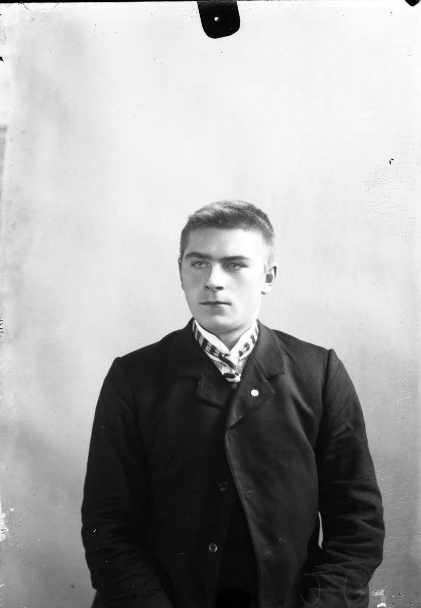 Oscar Holte, portrett, person, klær,
