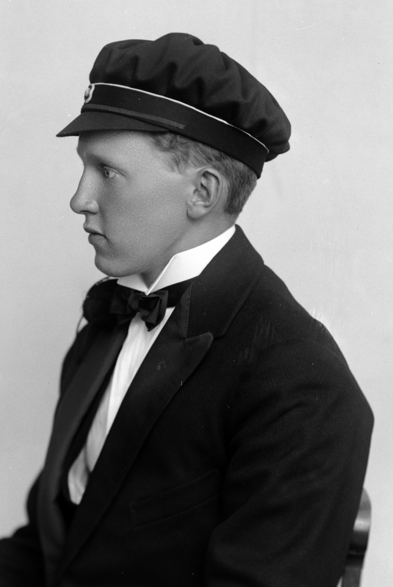 Christian Grundseth, LIE HELGE, HALVFIG. , STUDENT, 30528
