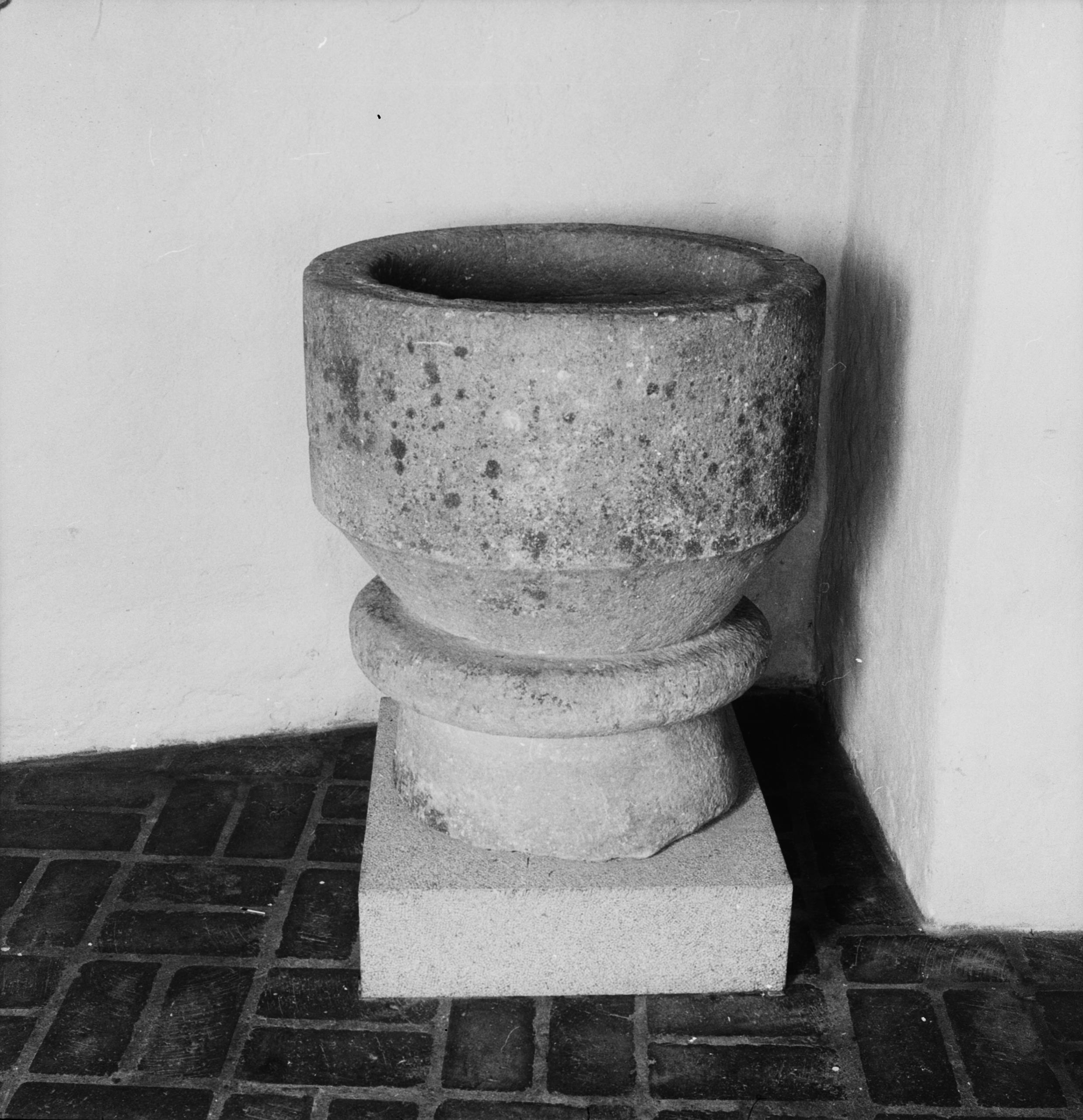 Nils Lagergren, Rö kyrka