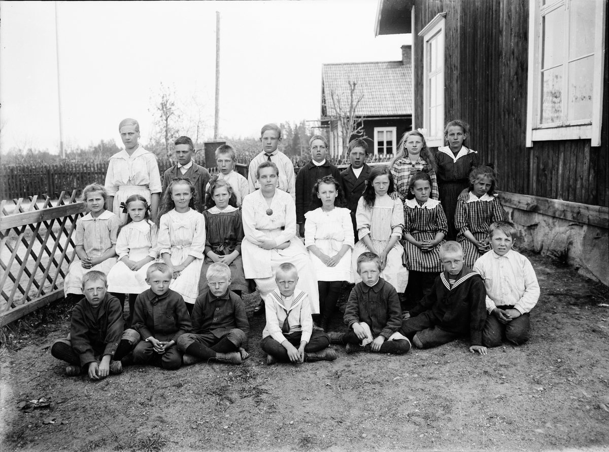 Skötsner-Edhlund, Skolklass vid Botarsbo skola, Valö socken, Uppland