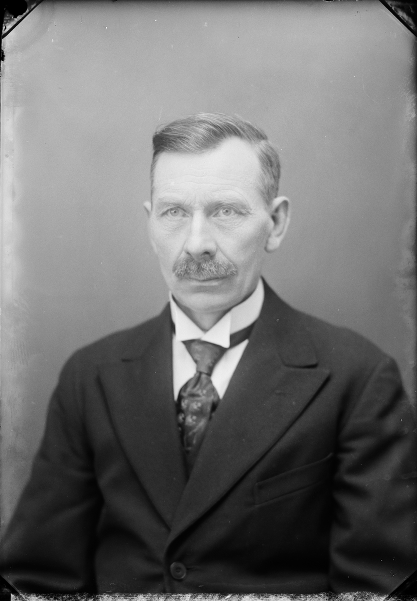 Skötsner-Edhlund, Viktor Emanuel Grundström från Väddika, Hökhuvuds socken, Uppland