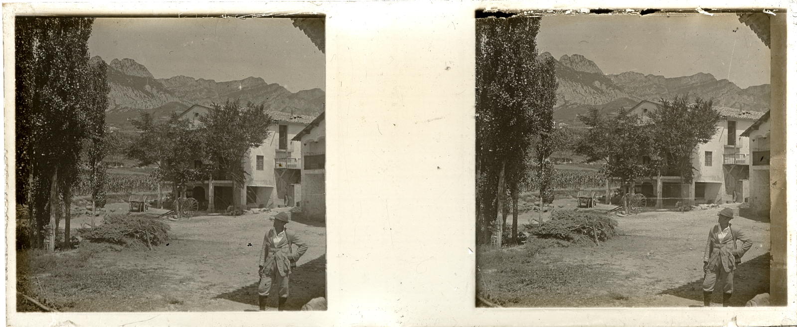 Desconegut, [Hiker in the Valley of Ordeur]
