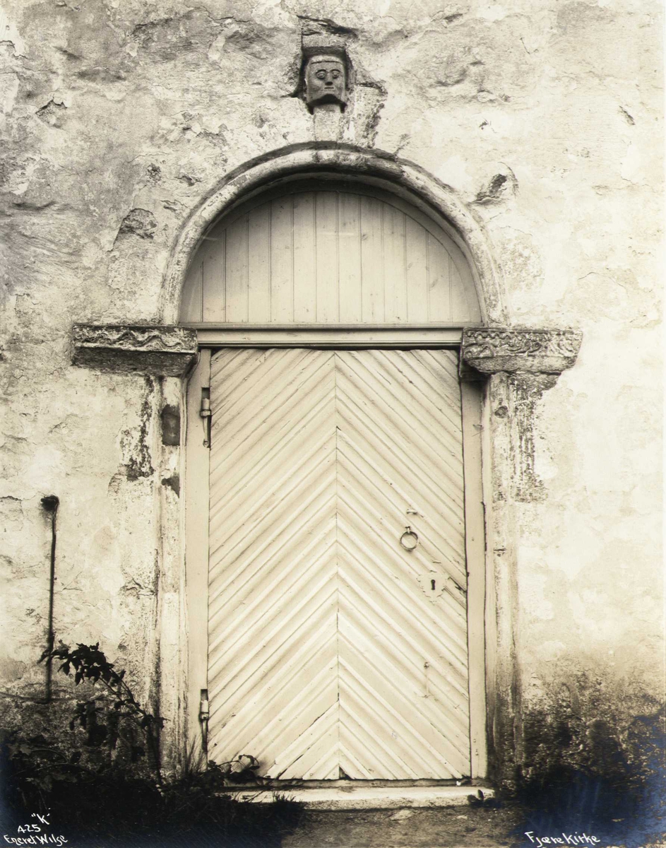 Anders Beer Wilse, Inngangsparti, Fjære kirke, Grimstad, Aust-Agder.
