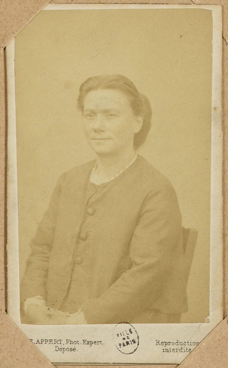 Ernest Charles Appert, Portrait de Marchais Joséphine, pris à la prison des Chantiers à Versailles. Commune de Paris, 1871.