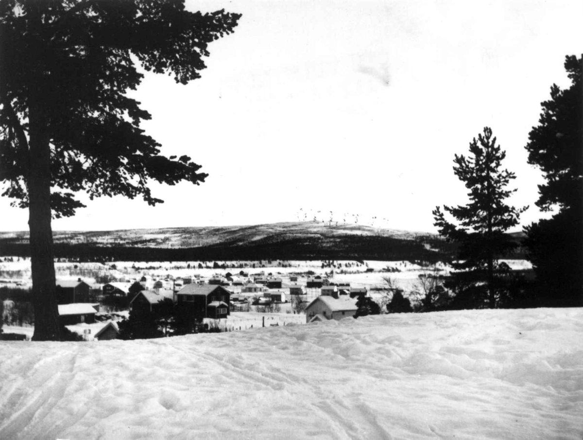Virginia Raymond Davidson, Oversiktbilde over Karasjok kirkested, 1958.