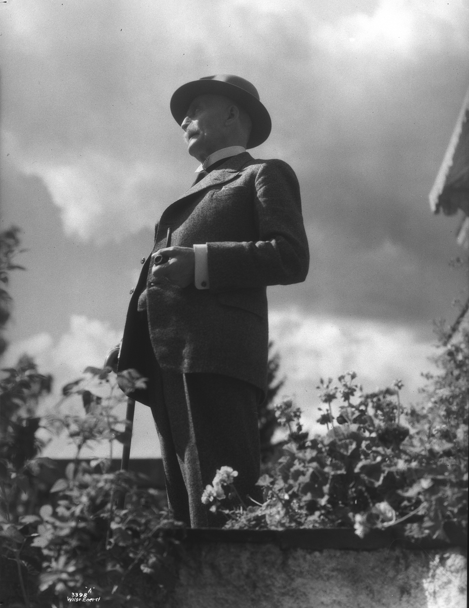Anders Beer Wilse, Prot: Hamsun Knut mot ? 7/8