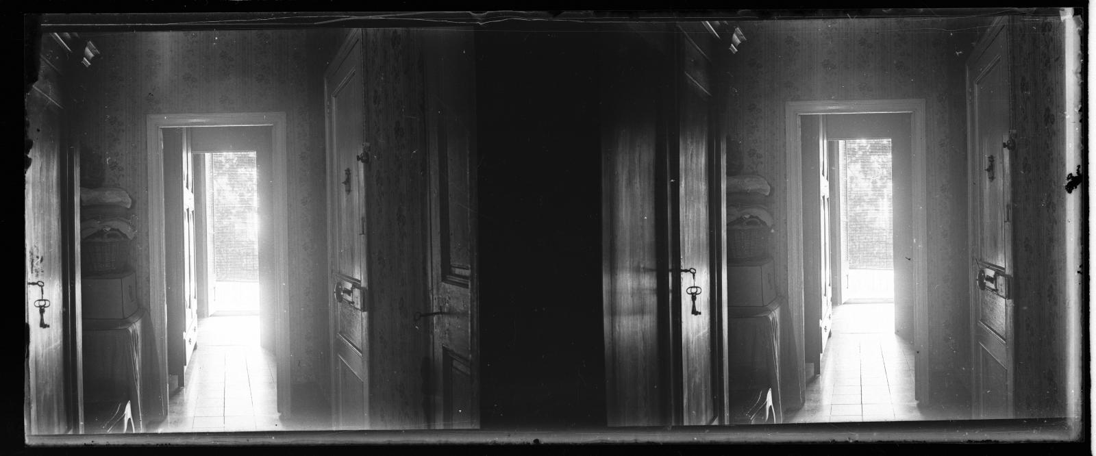 Desconegut, [Inside a house]