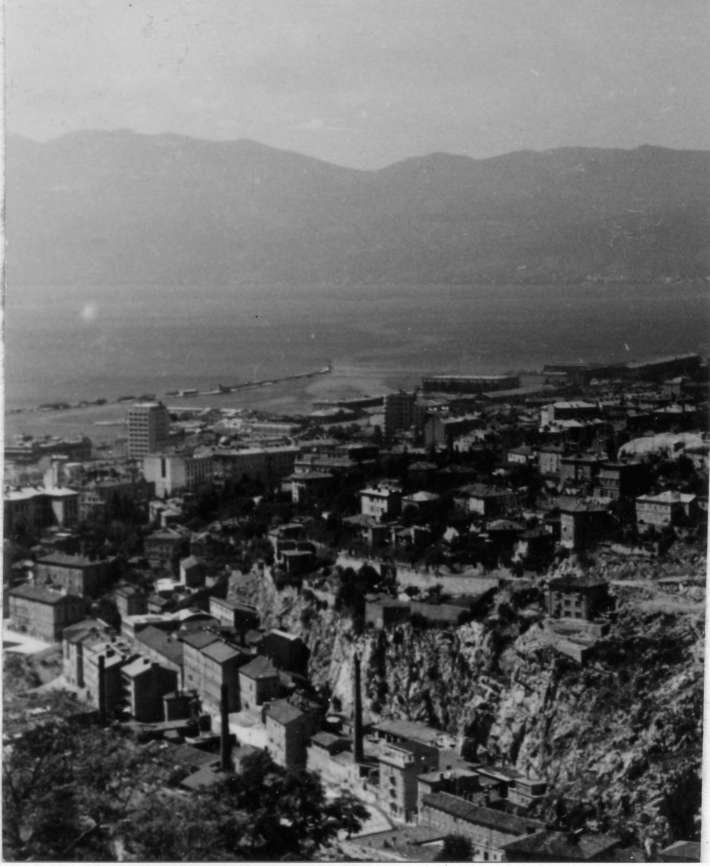 Branko Fučić, Rijeka, panorama, pogled sa sjeveroistočne strane, od Banskih vrata