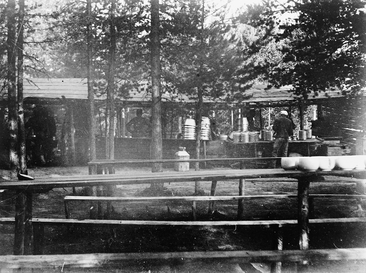 Hans Emil Erichsen, Stavskogen. Militær eksersisplass. Spiseplass.