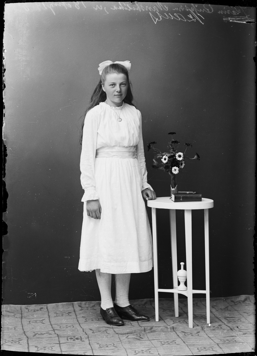 Skötsner-Edhlund, Karin Eriksson från Norrskedika, Börstil socken, Uppland 1918