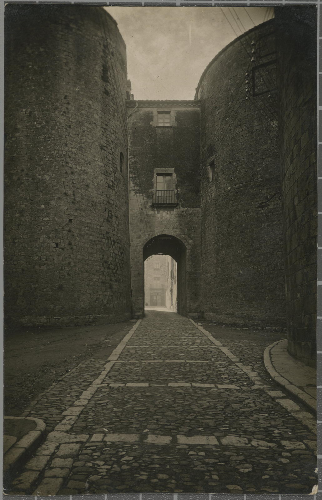 Desconegut, 3. Gerona - Sota Portas