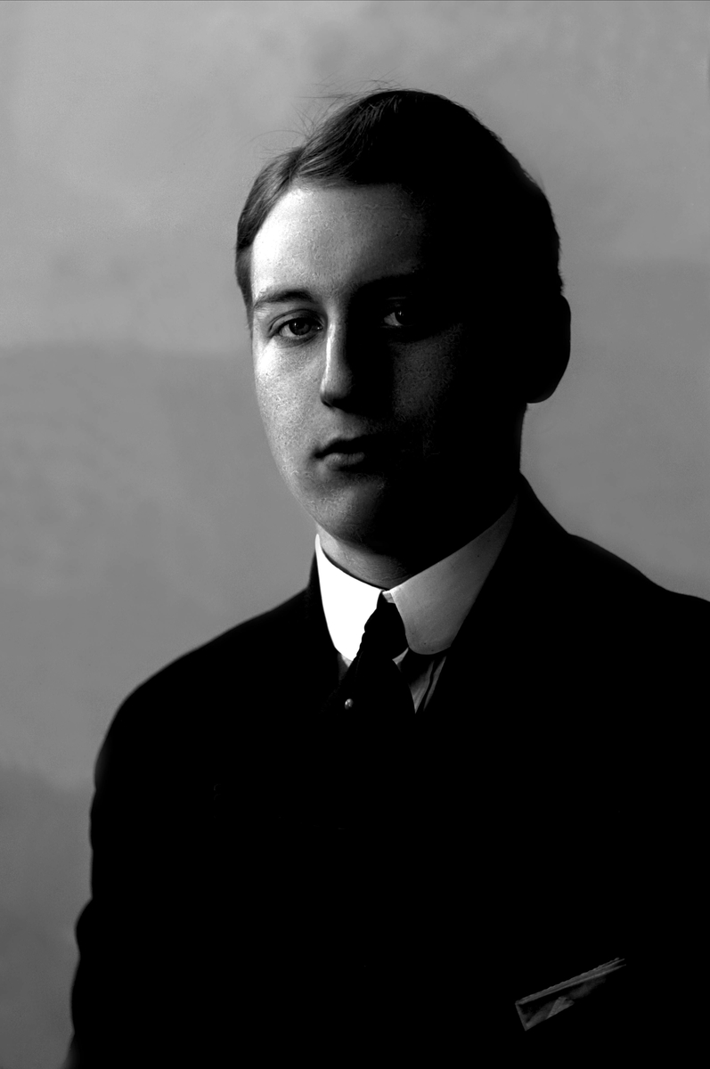 Gustav Borgen, NFB.00975