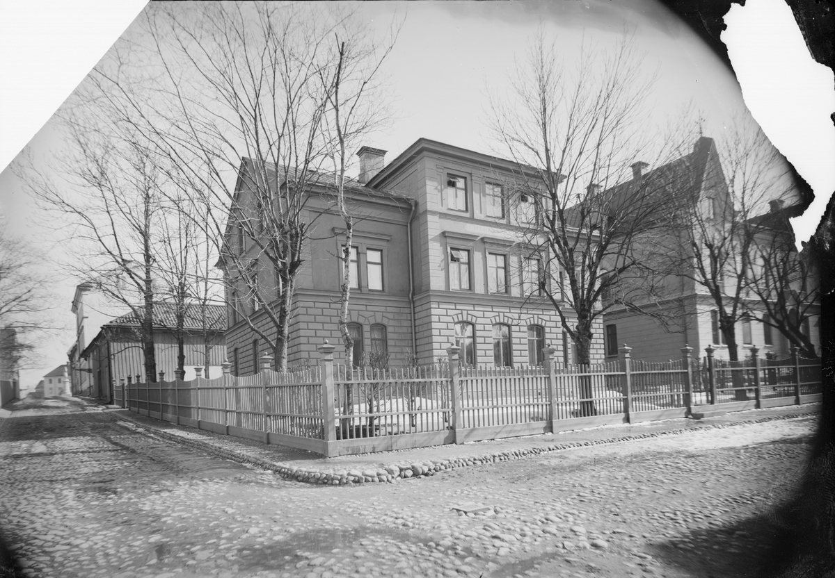 Henri Osti's Fotografiateliér, Upper Fjellstedtska Student Home, Rundelsalld 4 - St JohannesÖ, Uppsala 1889