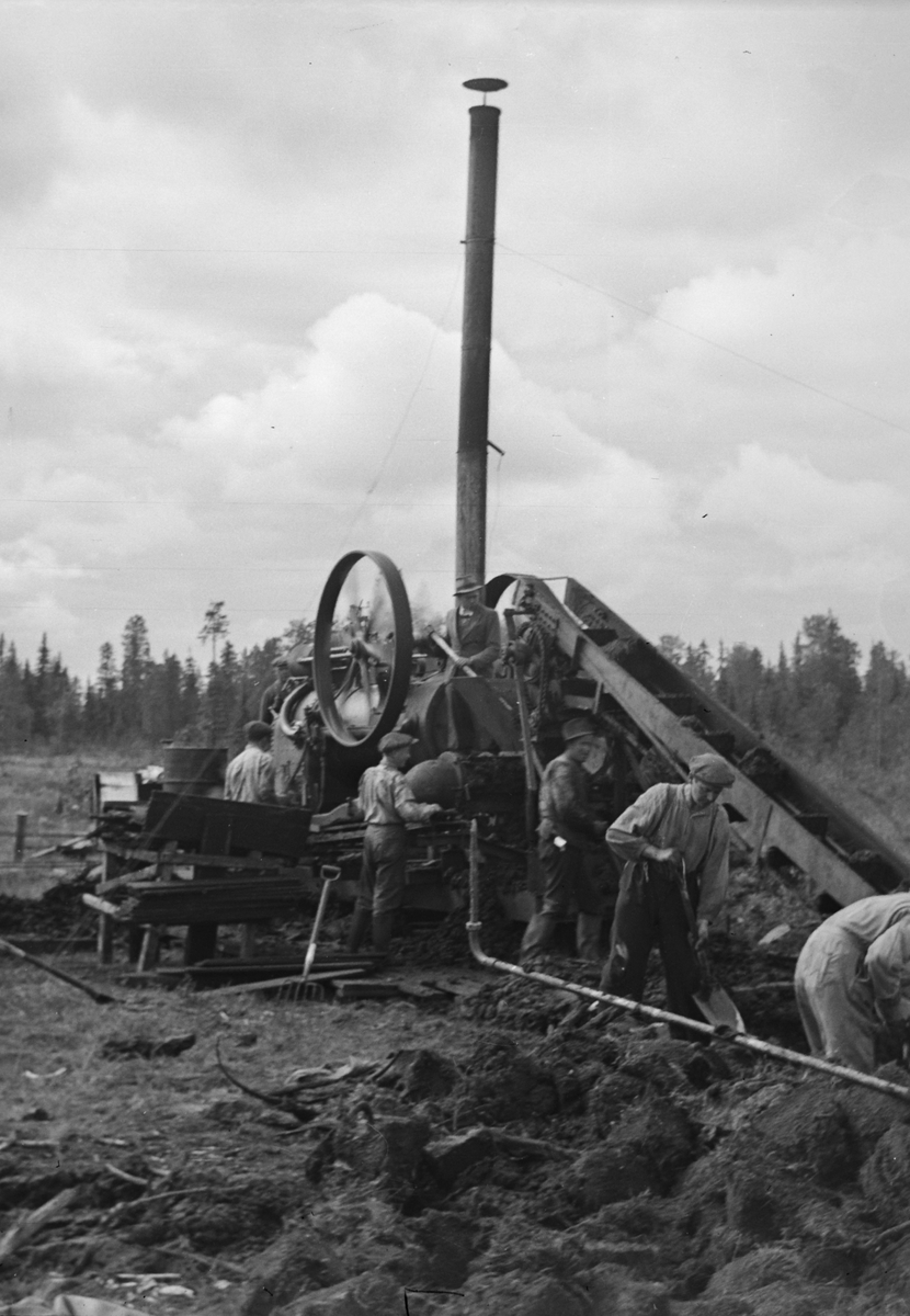 Anno Domkirkeodden, TORVPRODUKSJON, DAMPMASKIN, LOKOMOBIL, VEDFYRING, UKJENT TORVMYR, I LØTEN, 1943.
