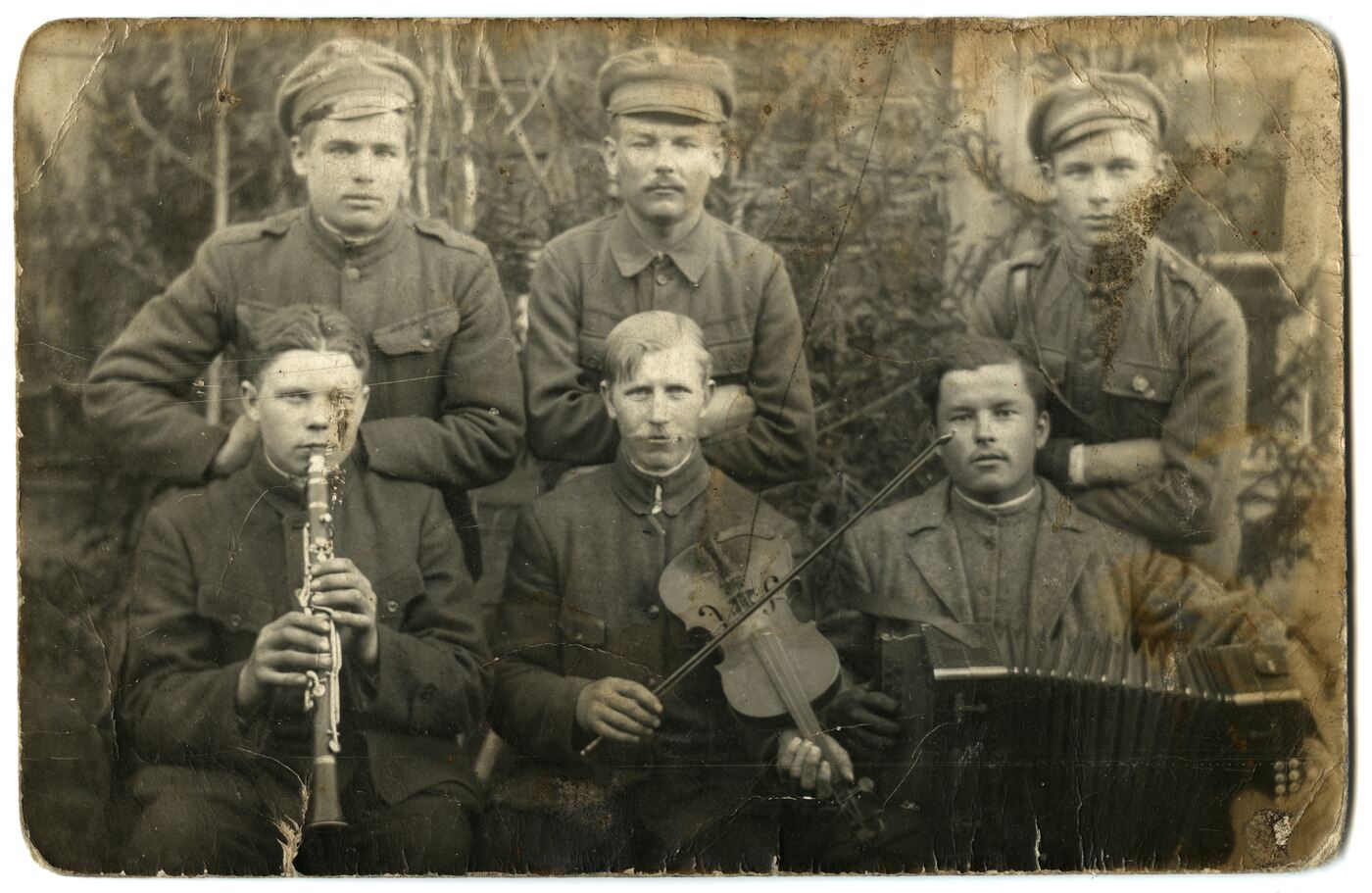 Nežinomas autorius, Kariai savanoriai ir muzikantai saviveiklininkai