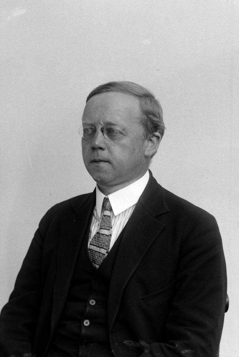 Christian Grundseth, HALL HERR, HALVFIG. , 29734