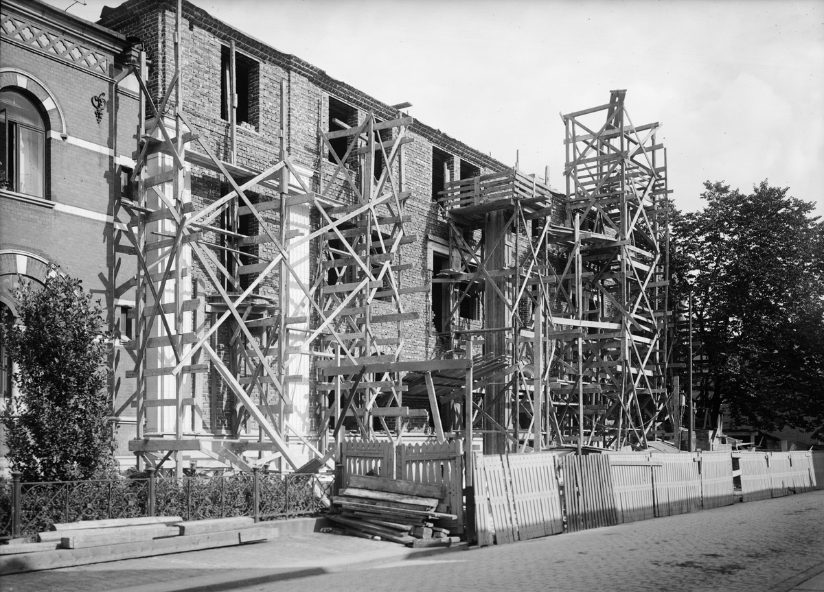 Paul Sandberg, Bankkontor under byggnation, Upsala Sparbank, Kungsgatan, Uppsala, sent 1920-tal