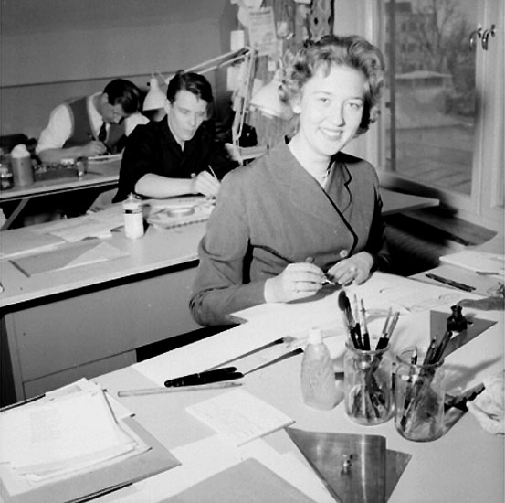 Knut Borg, Interior of Ateljé, three people (one of the country’s most modern studios). Miss Ingela Reimers Sedell Reklam AB, Storgatan 47, Örebro.