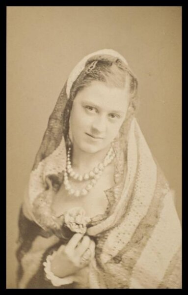 London Stereoscopic and Photographic Company, Guy Little Theatrical Photograph