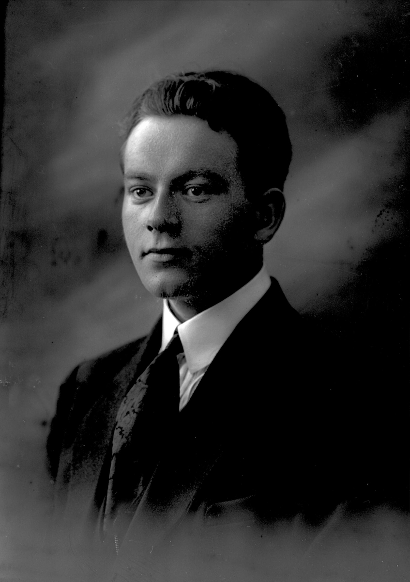 Gustav Borgen, NFB.44411